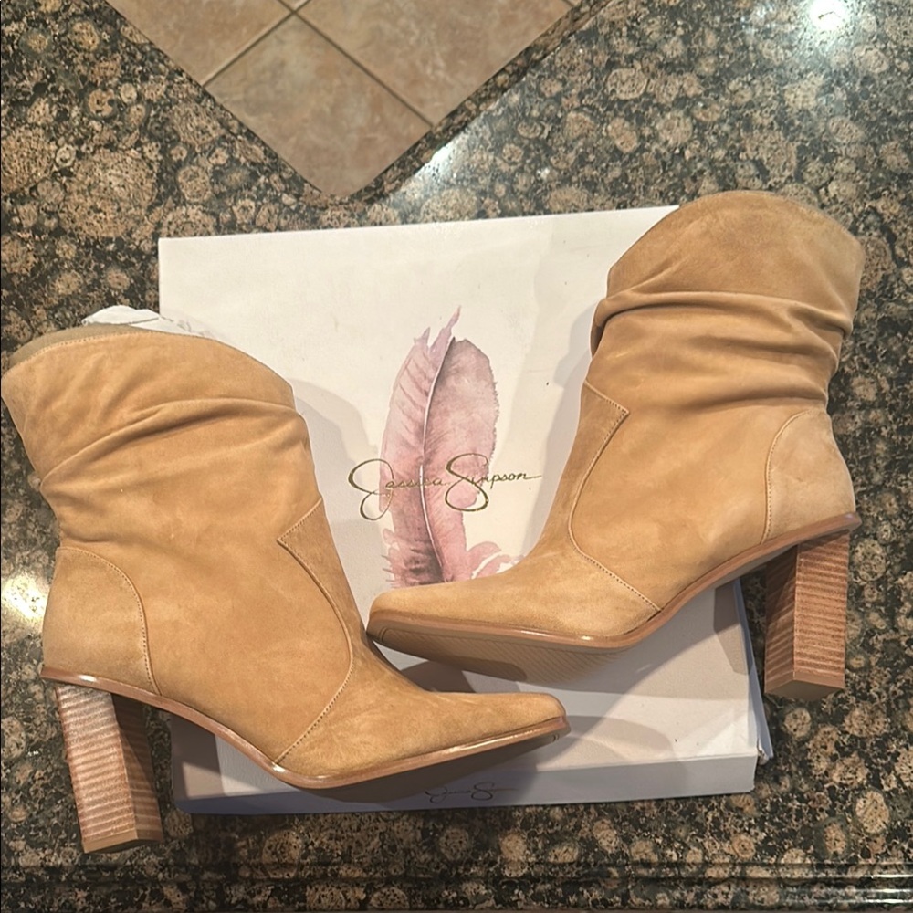 Jessica Simpson Women's Tan Suede Boots